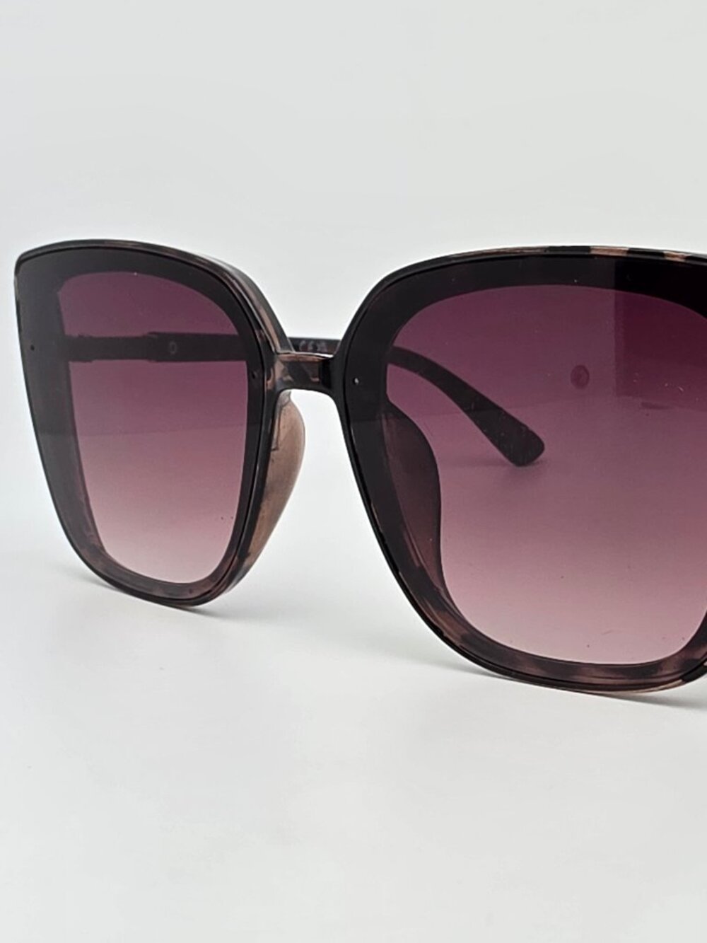 Tahari TH769 Tortoise Rhinestone Frame Brown Gradient Lens Cat Eye Sunglasses